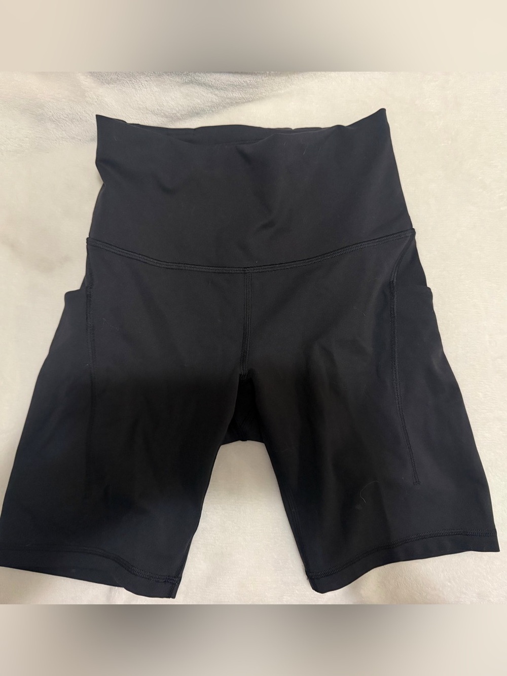 Lululemon wunder train biker shorts -with pockets size 6 - Picture 3 of 6